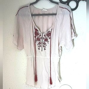 🍀Altar'd State Cream w/Maroon Embroidered Flowers (L)